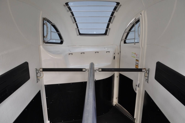 Productfoto Bucker careliner M Black / White edition (347x169x239cm) 2400kg 
